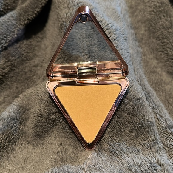 LYS No Limits Matte Bronzer - Picture 3 of 3